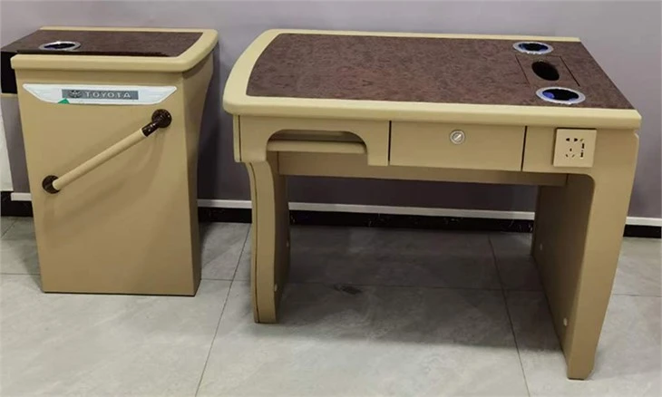 Table in Toyota Coaster