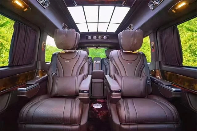 مرسڈیز بینز V260L ٹاپ کسٹم سیون سیٹ لگژری کمرشل وہیکل، کیٹی ایورسٹ ٹرائمف ایڈیشن
