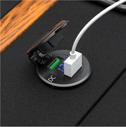 سفر کے لیے پورٹ ایبل کار USB