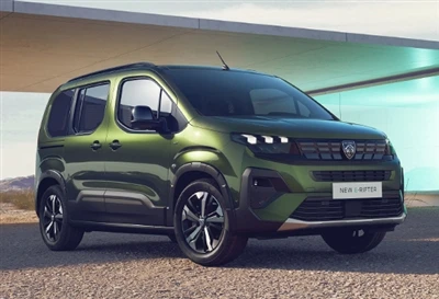 Peugeot E-Rifter آفیشل میپ کے دو ورژن ریلیز کے لیے دستیاب ہیں۔