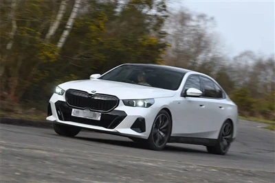 BMW 5 سیریز کور اینڈ ہارٹ