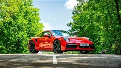 پورش 911 ہائبرڈ اس موسم گرما کے شروع میں ڈیبیو کرے گا۔